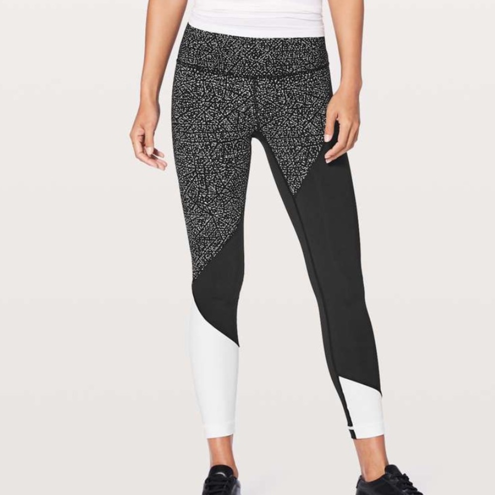 RARE SPECIAL EDITION Lululemon Wunder Under size 8